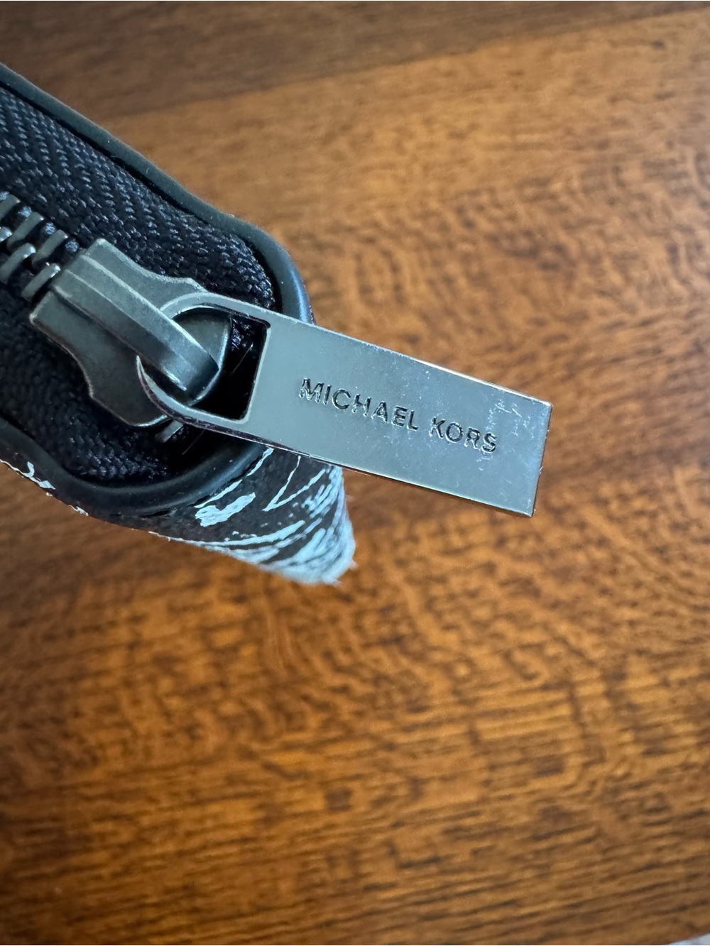 Michael Kors Black Wallet with White Graffiti Print - Picture 3 of 9